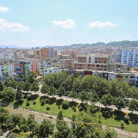 شقة Views - Comfy & Spacious تيرانا