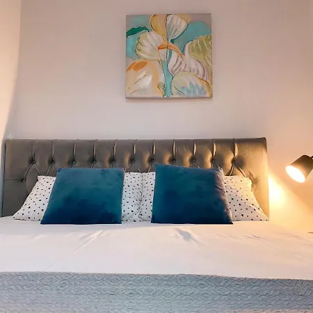 شقة Views - Comfy & Spacious تيرانا