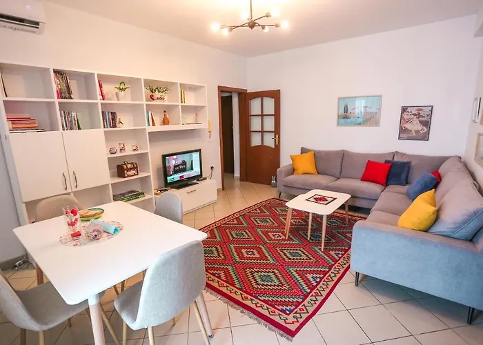 Views - Comfy & Spacious Apartment *