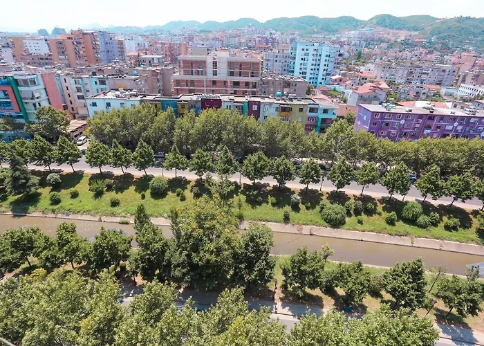 Views - Comfy & Spacious Apartment Tirana