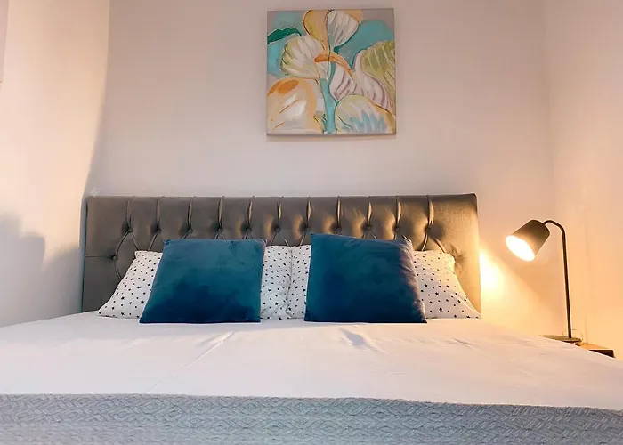 Apartment Views - Comfy & Spacious Tirana