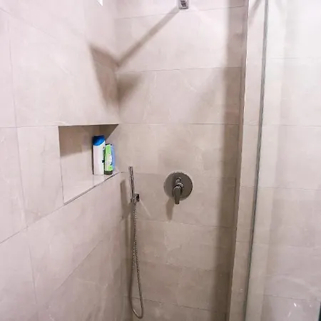 Views - Comfy & Spacious Tirana